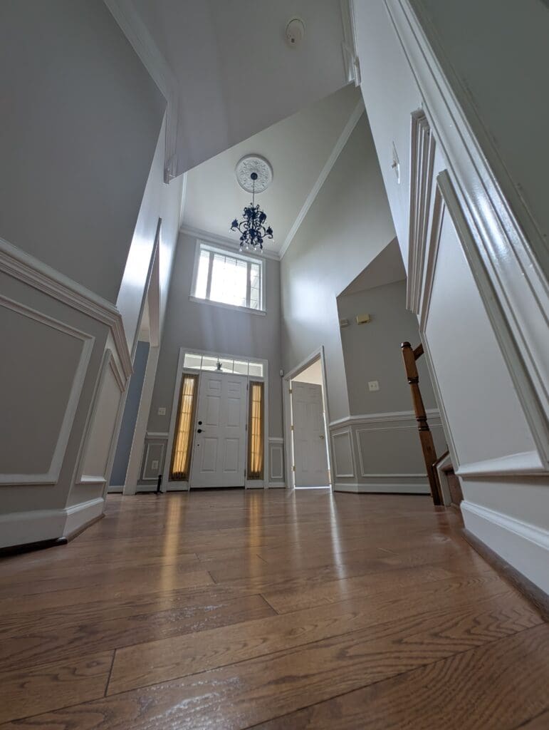 Difference Between Ceiling Paint and Wall Paint